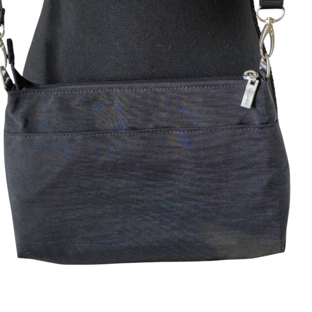 Baggallini Crossbody Lots Of Zippers - Picture 2 of 4